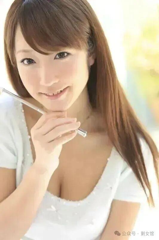 逆袭人生 - 乐乐影视短剧 逆袭人生 - 都市短剧短剧封面